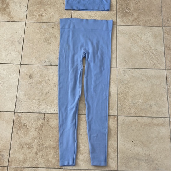 Workout Set - Picture 2 of 3